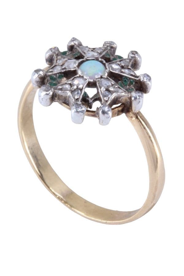 BAGUE ANCIENNE OPALE ET DIAMANTS — vue 3