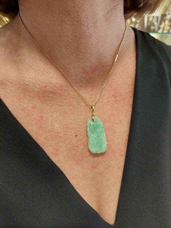 PENDENTIF JADE ET DIAMANT — vue 2