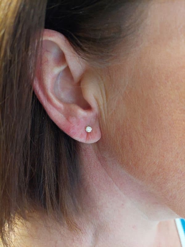 CLOUS DIAMANTS 0.18 CARAT — vue 2