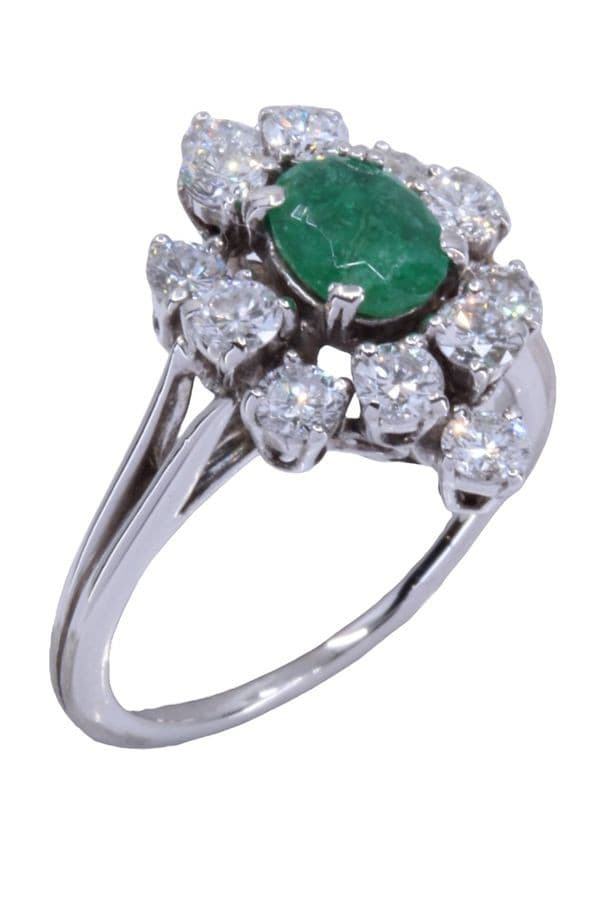 BAGUE ÉMERAUDE ENTOURAGE DIAMANTS — vue 4
