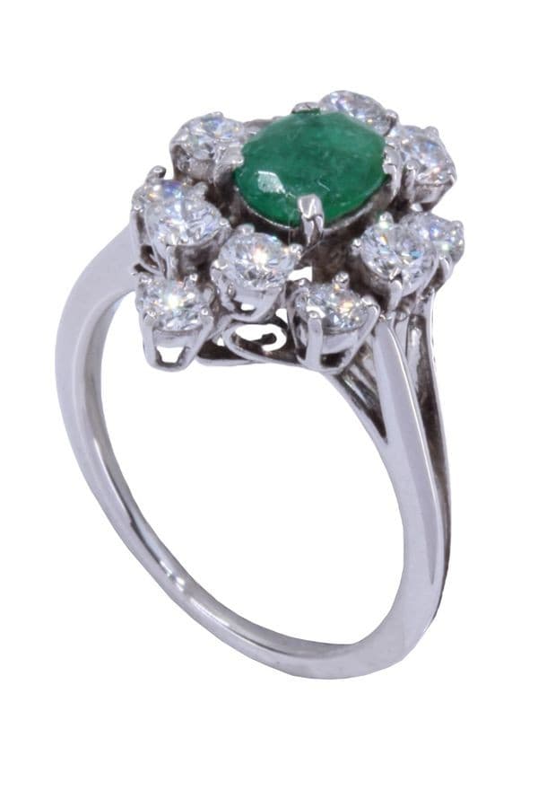 BAGUE ÉMERAUDE ENTOURAGE DIAMANTS — vue 5