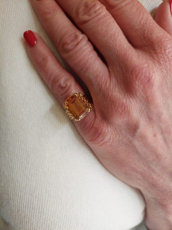 BAGUE ANCIENNE SAPHIR JAUNE — vue 2