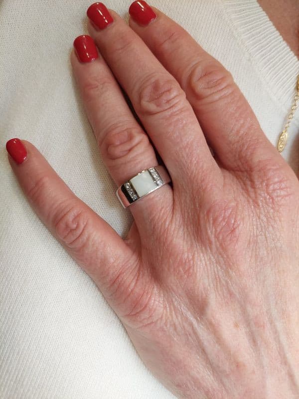 BAGUE NACRE ET DIAMANTS — vue 2
