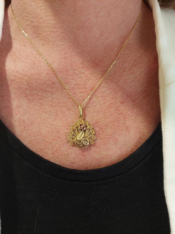 PENDENTIF PAON RUBIS — vue 2