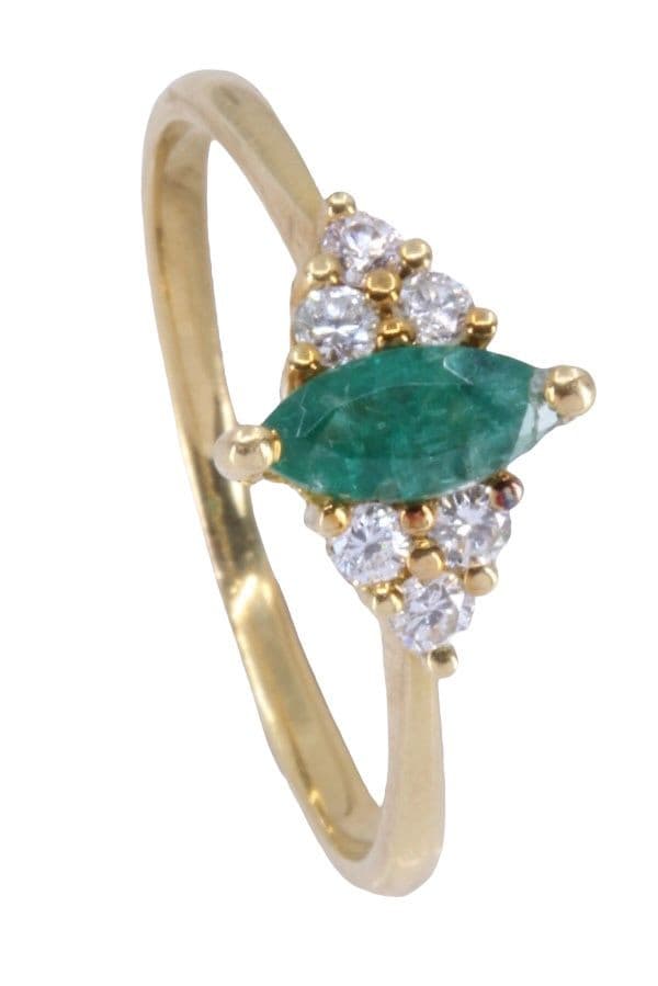 BAGUE MODERNE ÉMERAUDE ET DIAMANTS — vue 5