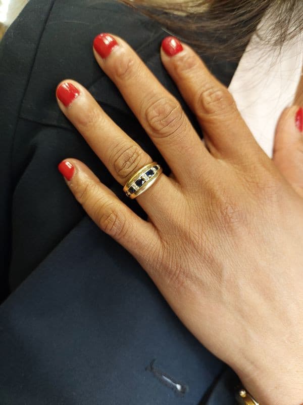 BAGUE MODERNE SAPHIRS ET DIAMANTS — vue 2