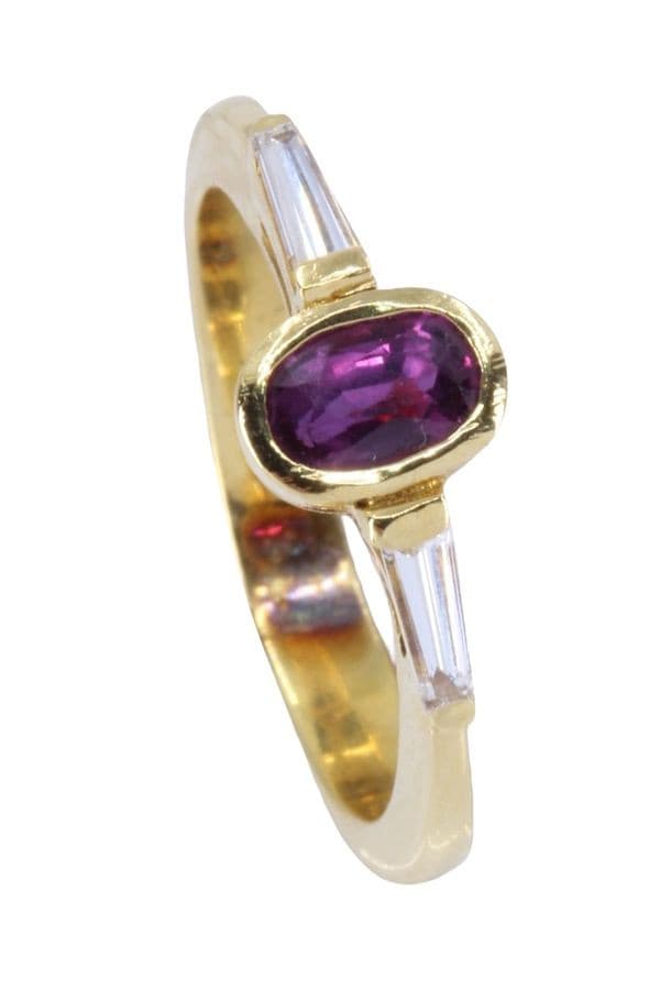 BAGUE MODERNE DIAMANTS ET RUBIS — vue 4