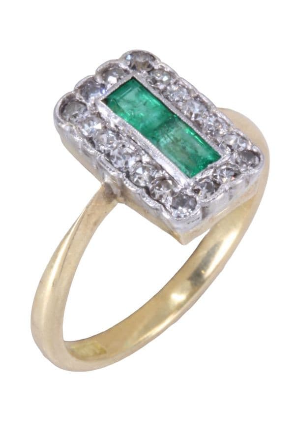 BAGUE ANCIENNE ÉMERAUDES ET DIAMANTS — vue 3