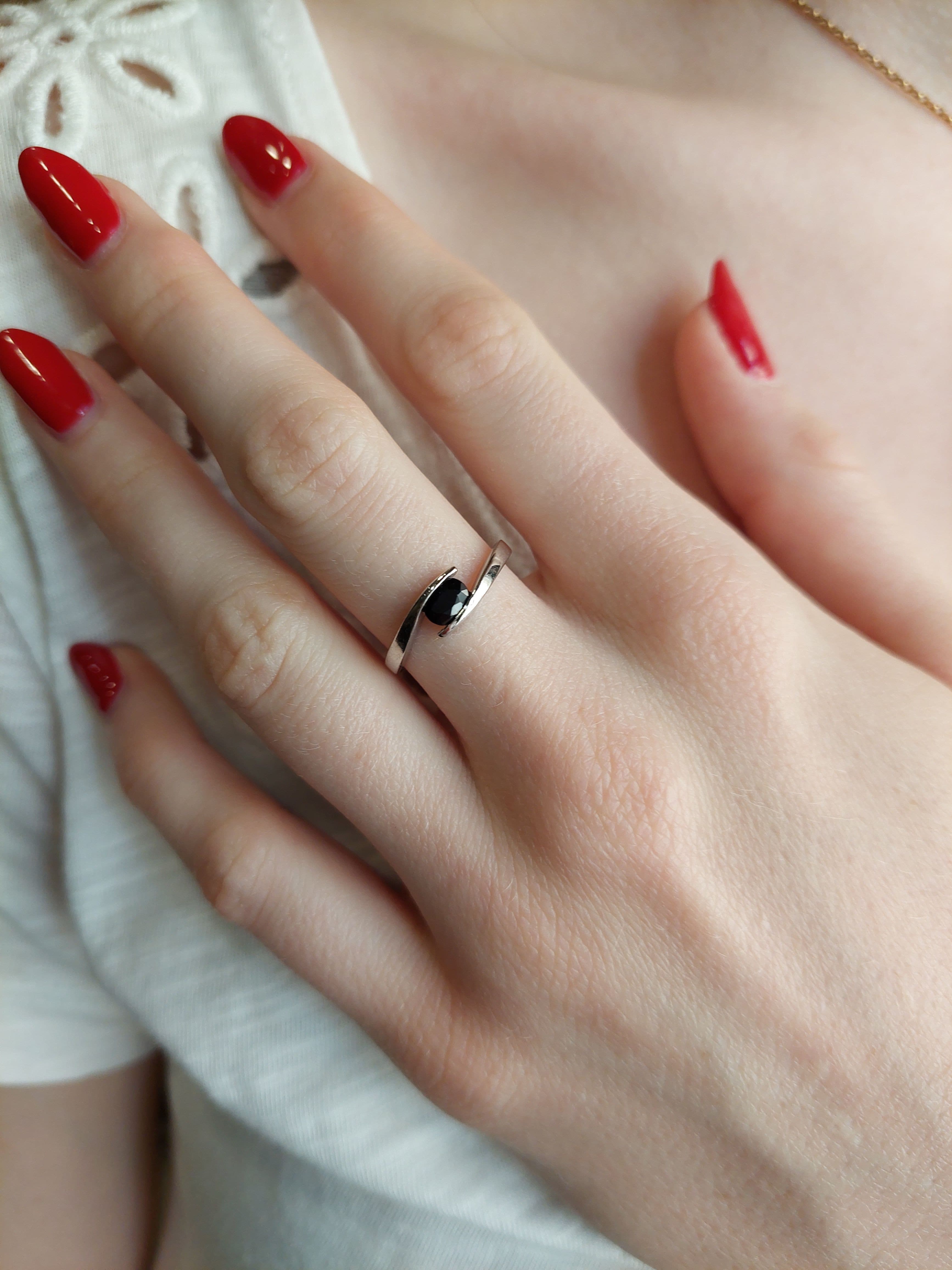 BAGUE MODERNE SAPHIR — vue 2