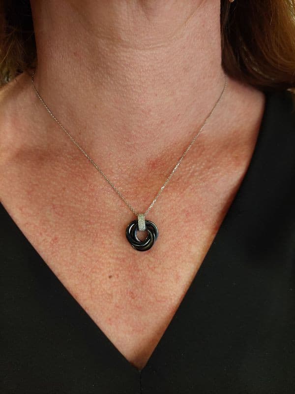 COLLIER SIGNÉ JEELL CÉRAMIQUE DIAMANTS — vue 2