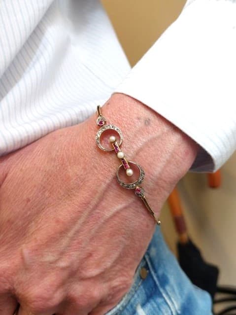 BRACELET ART-NOUVEAU PERLES RUBIS ET DIAMANTS — vue 2