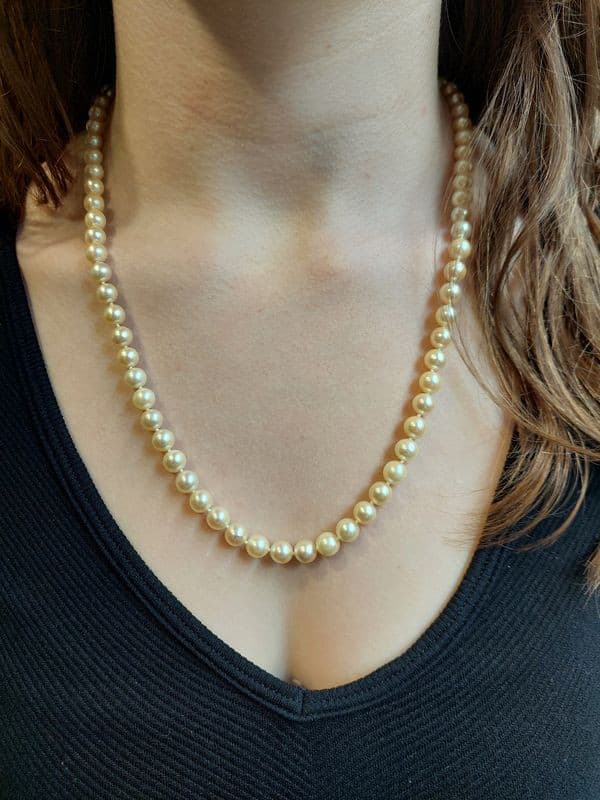 COLLIER DE PERLES — vue 2