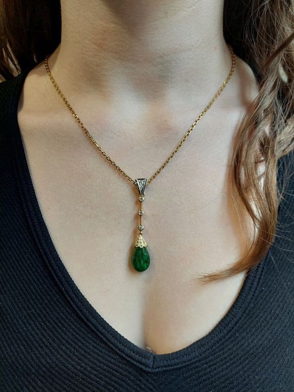 PENDENTIF GOUTTE ÉMERAUDE ET DIAMANTS — vue 2
