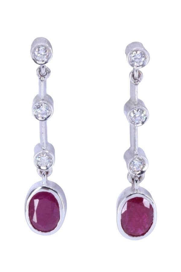 BOUCLES D 'OREILLES RUBIS ET DIAMANTS