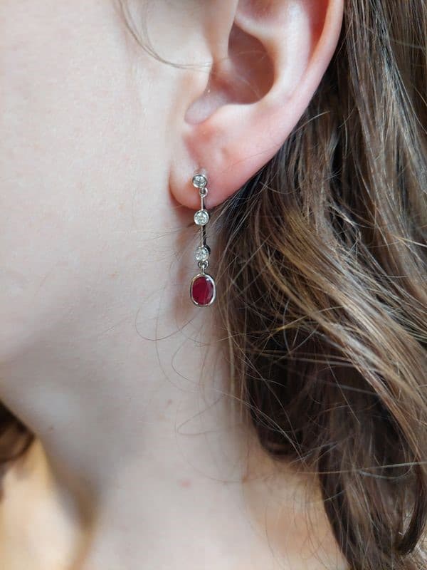 BOUCLES D 'OREILLES RUBIS ET DIAMANTS — vue 2