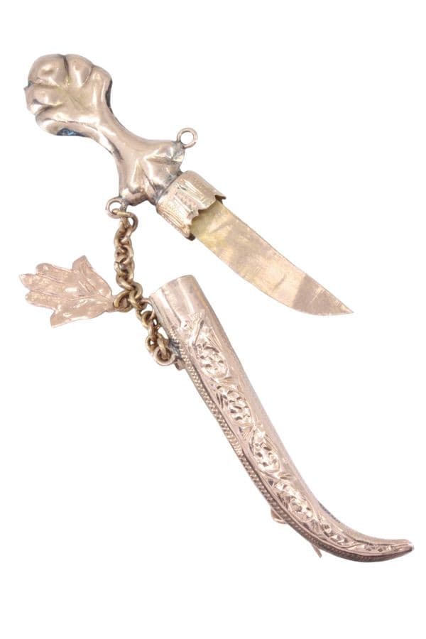 BROCHE SABRE — vue 3