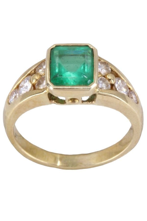 BAGUE MODERNE ÉMERAUDE ET DIAMANTS — vue 1