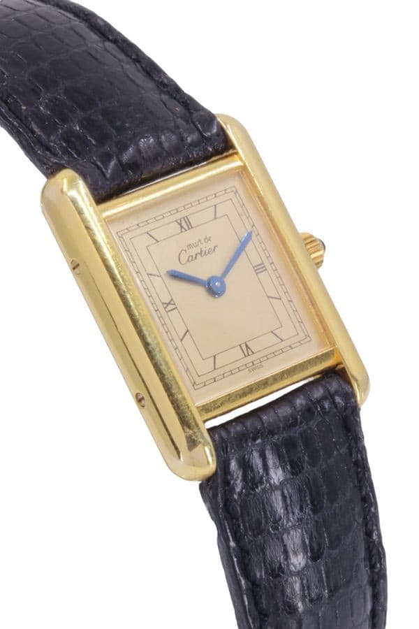CARTIER TANK — vue 3