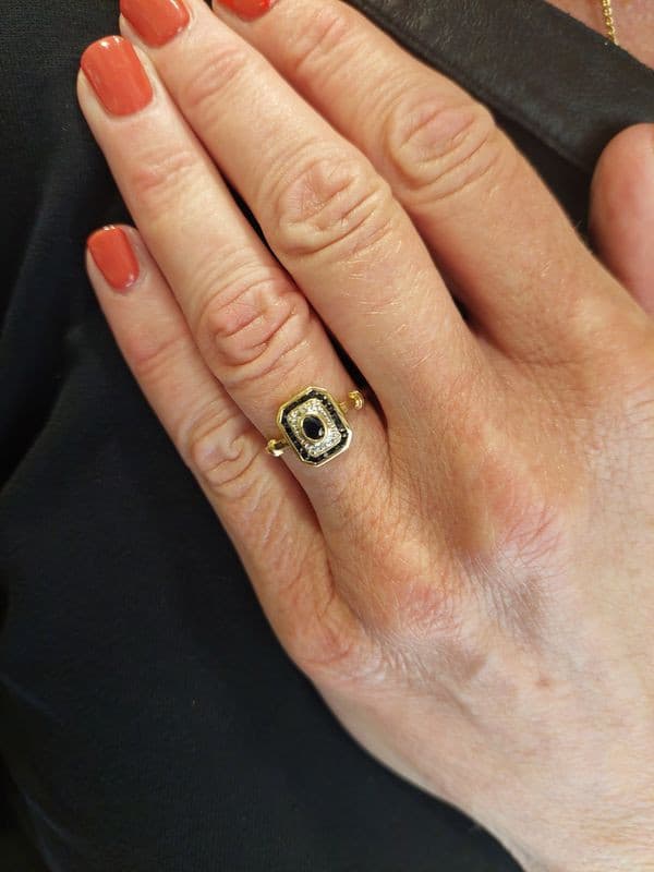 BAGUE MODERNE SAPHIRS ET DIAMANTS — vue 2