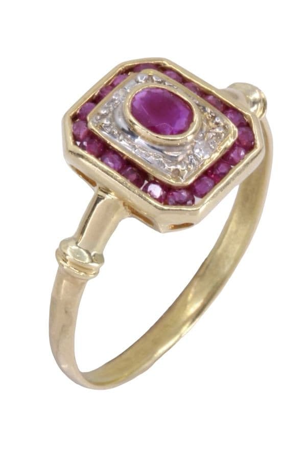 BAGUE MODERNE RUBIS ET DIAMANTS — vue 3