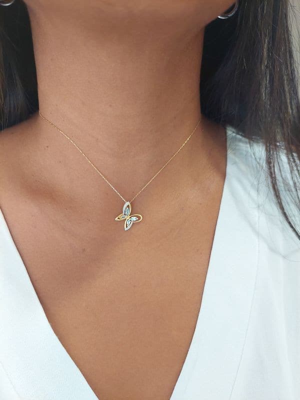COLLIER PAPILLON TOPAZES ET DIAMANTS — vue 2