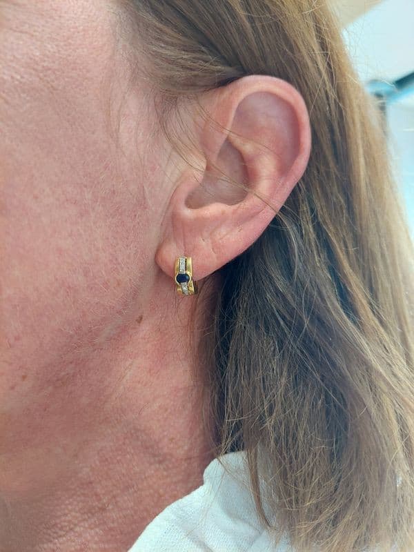 BOUCLES D'OREILLES SAPHIRS ET DIAMANTS — vue 2