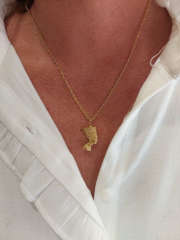 PENDENTIF NÉFERTITI — vue 2