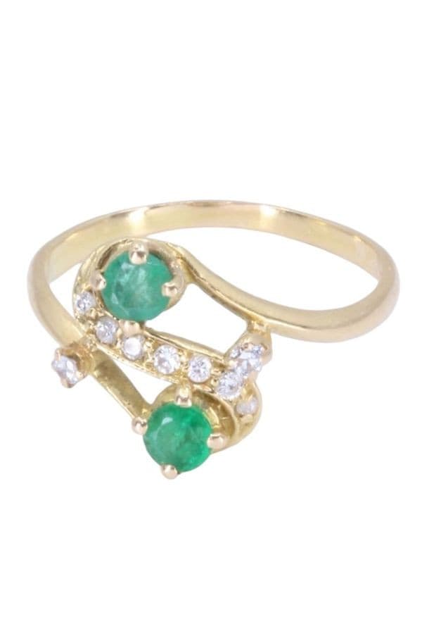 BAGUE MODERNE ÉMERAUDES ET DIAMANTS — vue 6