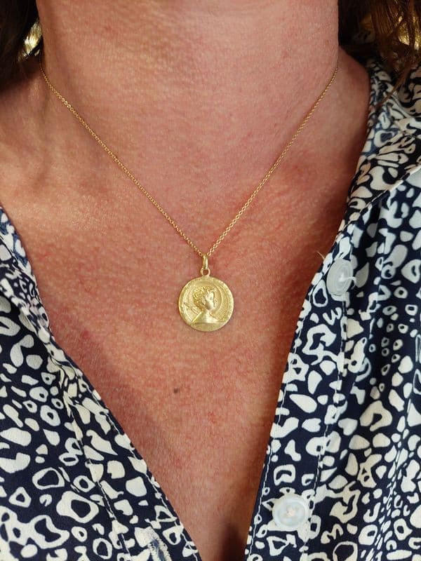 MÉDAILLE ANCIENNE SAINT-JEAN — vue 2