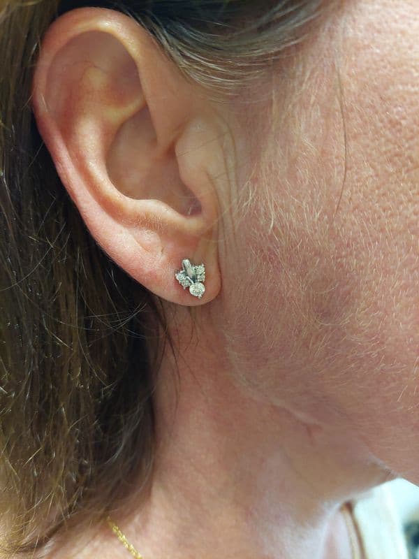 BOUCLES D'OREILLES MODERNES DIAMANTS — vue 2