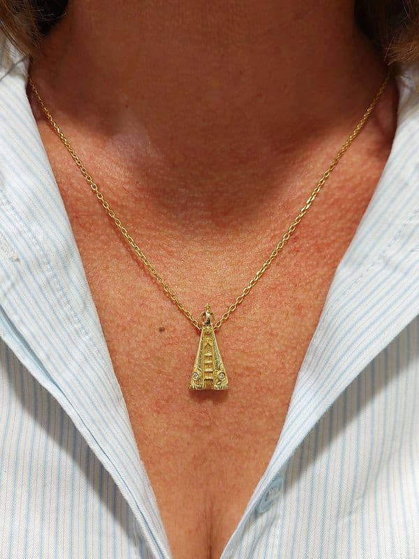 PENDENTIF N.DAME D'APARECIDA — vue 2