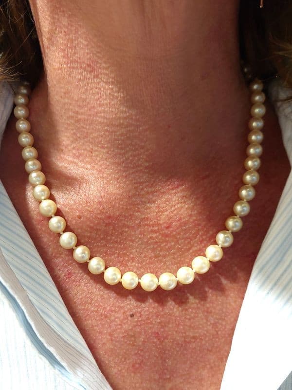 COLLIER DE PERLES — vue 2