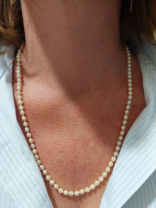 COLLIER DE PERLES — vue 2