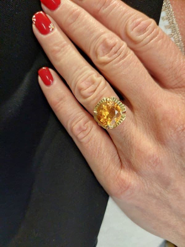 BAGUE ANCIENNE SAPHIR JAUNE — vue 2