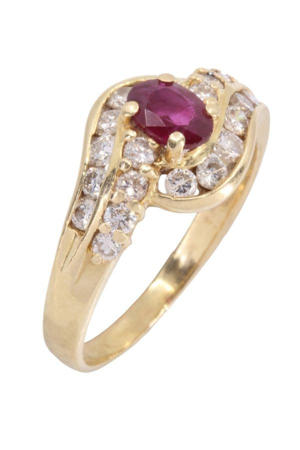 BAGUE MODERNE RUBIS ET DIAMANTS — vue 3