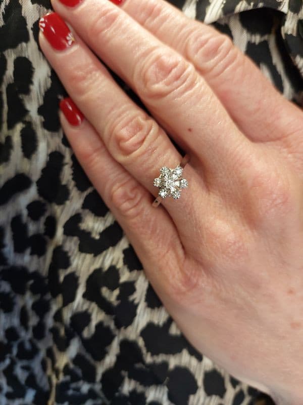 BAGUE FLEUR DIAMANTS ANNÉES 50' — vue 2