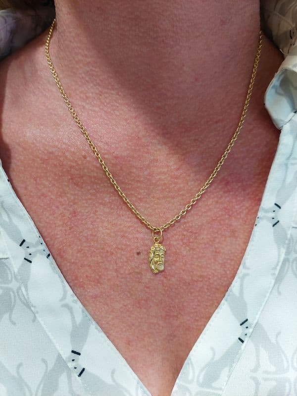 PENDENTIF CHRIST — vue 2