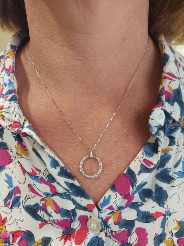 COLLIER MODERNE DIAMANTS — vue 2
