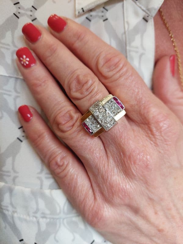 BAGUE TANK RUBIS ET DIAMANTS — vue 2