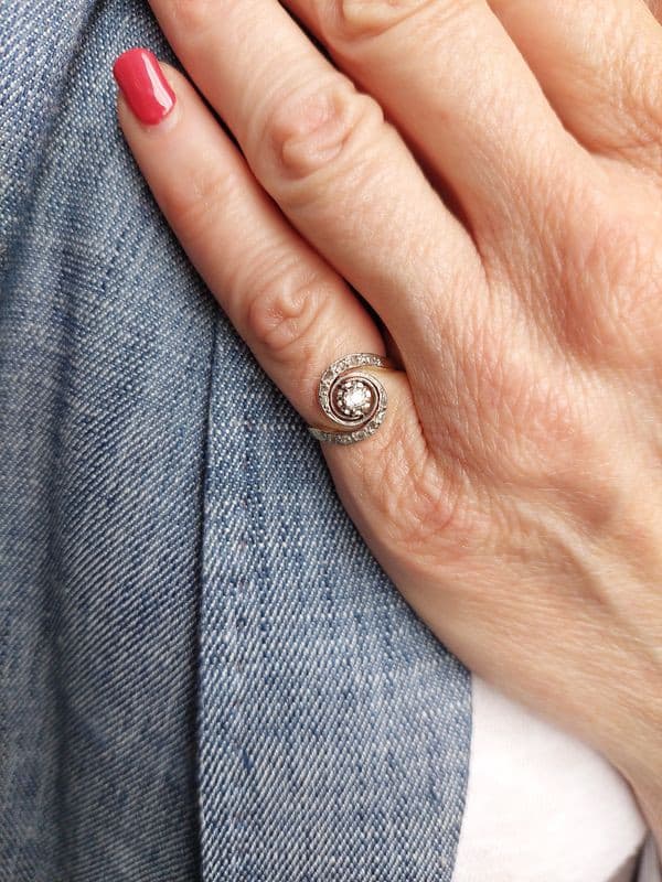 BAGUE TOURBILLON DIAMANTS ART-NOUVEAU — vue 2