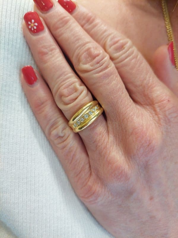 BAGUE JONC GODRONNÉE DIAMANTS — vue 2