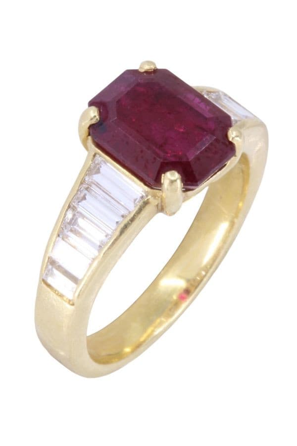 BAGUE MODERNE RUBIS ET DIAMANTS — vue 3