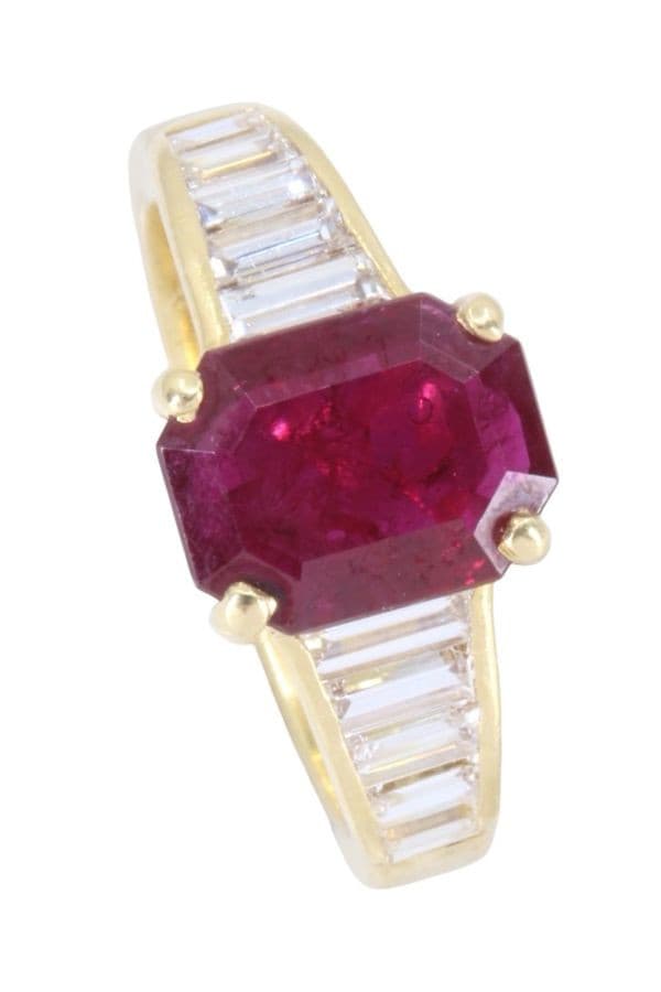 BAGUE MODERNE RUBIS ET DIAMANTS — vue 4