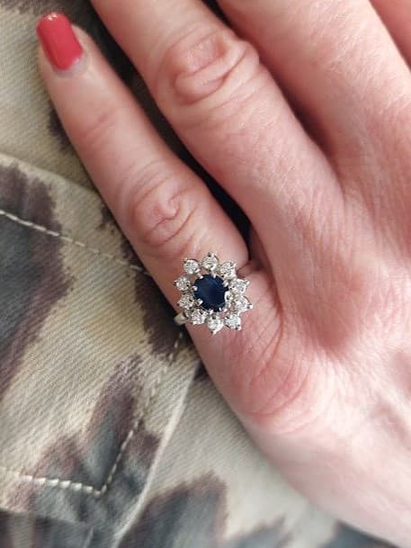 BAGUE MARGUERITE SAPHIR ET DIAMANTS — vue 2