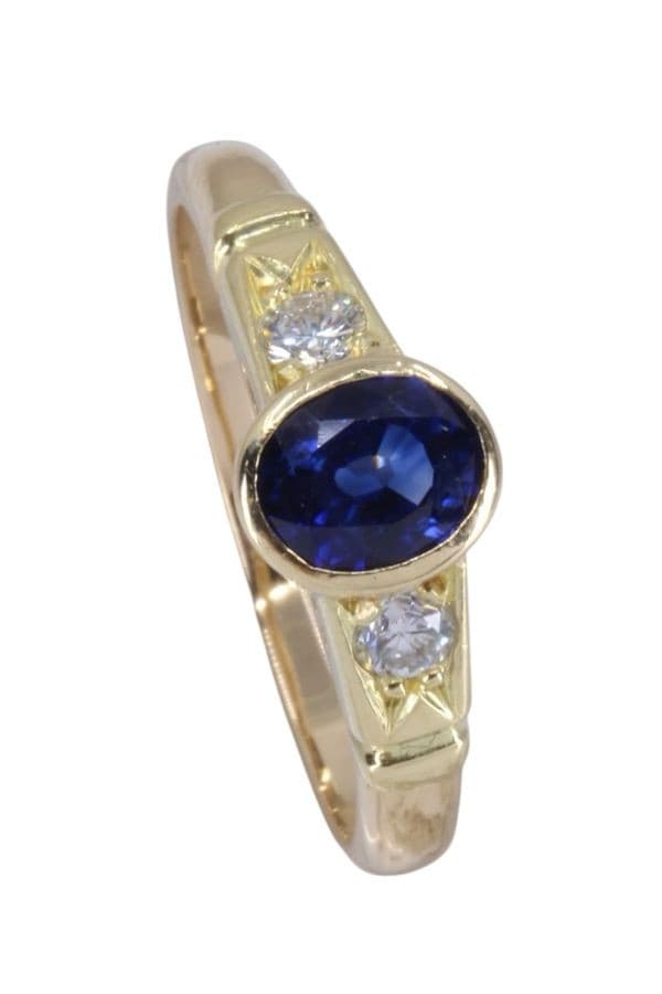 BAGUE SAPHIR ET DIAMANTS — vue 4