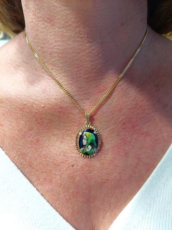 PENDENTIF ANCIEN EN ÉMAIL — vue 2
