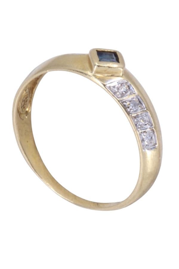 BAGUE MODERNE SAPHIR ET DIAMANTS — vue 3