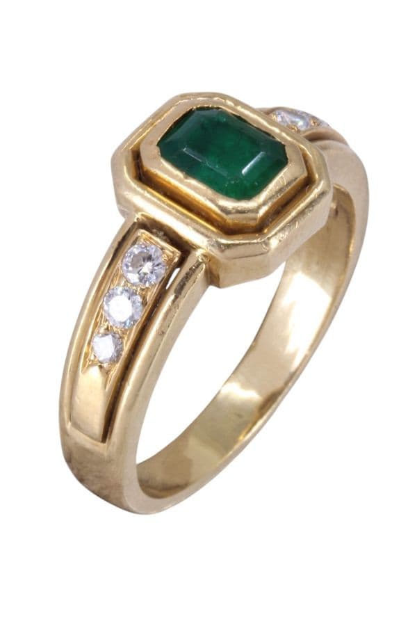 BAGUE ÉMERAUDE ET DIAMANTS — vue 3