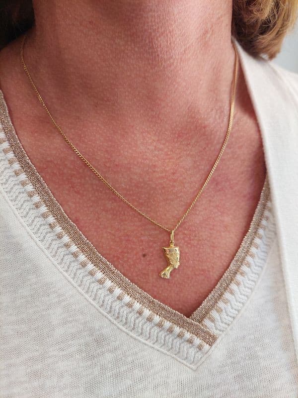 PENDENTIF NÉFERTITI — vue 2