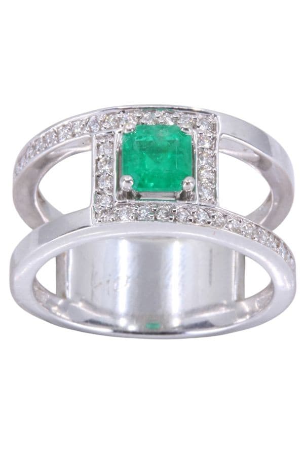 BAGUE MODERNE ÉMERAUDE ET DIAMANTS